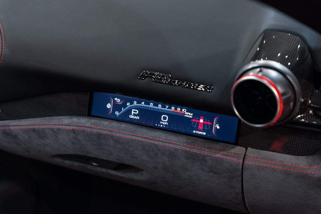 http://www.koenigseggchicago.com/galleria_images/208/208_p48_l.jpg