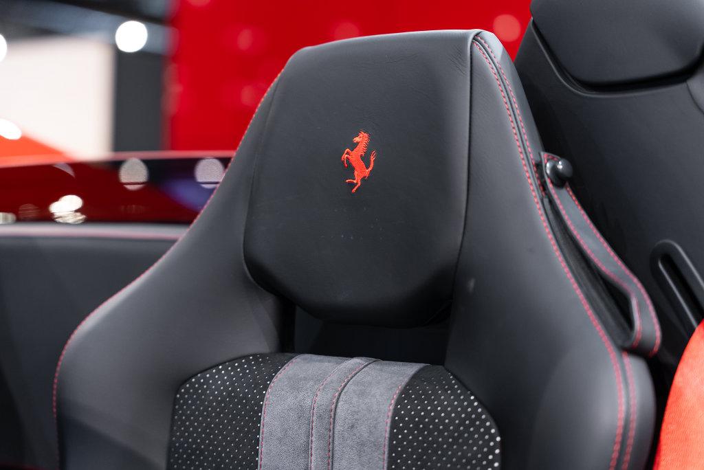 http://www.koenigseggchicago.com/galleria_images/208/208_p6_l.jpg