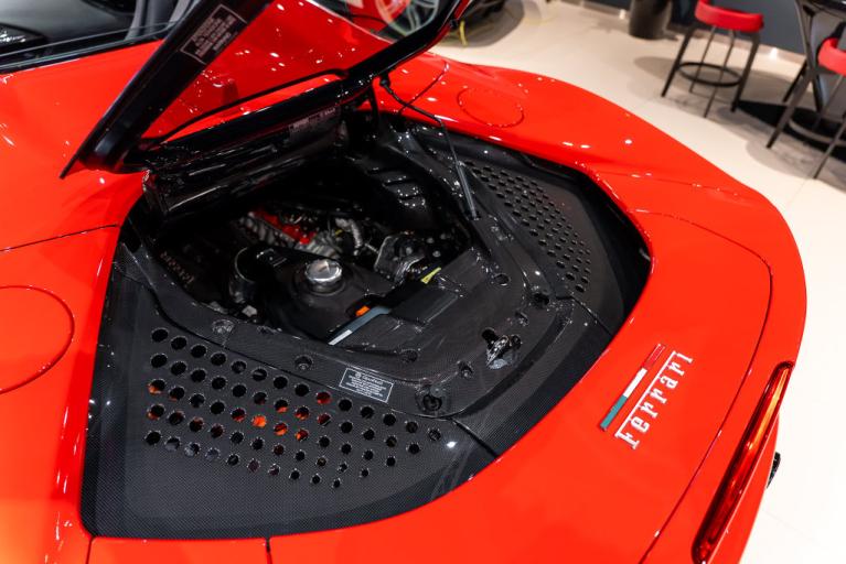 http://www.koenigseggchicago.com/galleria_images/209/209_p17_f.jpg