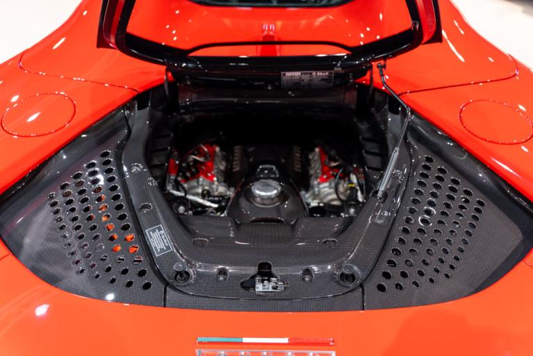 http://www.koenigseggchicago.com/galleria_images/209/209_p18_f.jpg