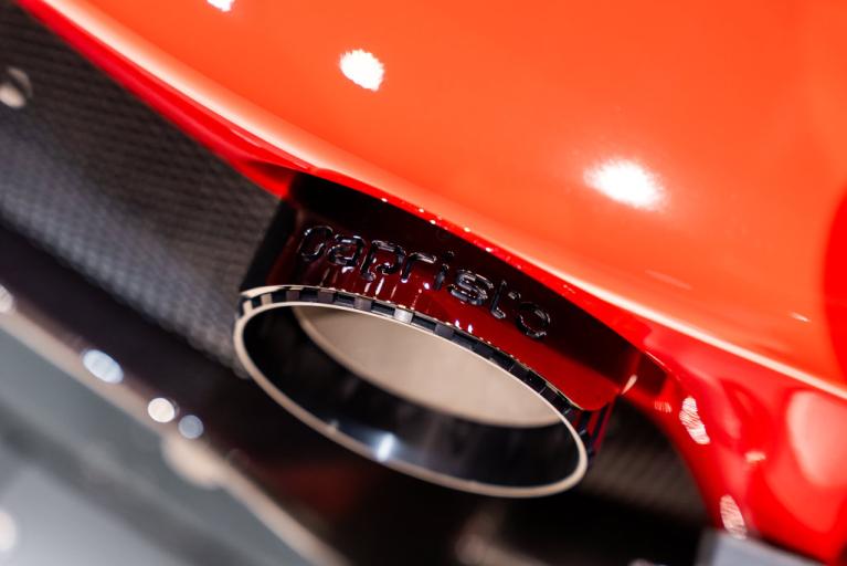 http://www.koenigseggchicago.com/galleria_images/209/209_p21_f.jpg