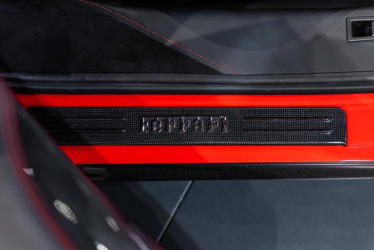 http://www.koenigseggchicago.com/galleria_images/209/209_p29_f.jpg