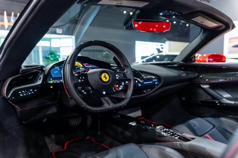 http://www.koenigseggchicago.com/galleria_images/209/209_p30_f.jpg