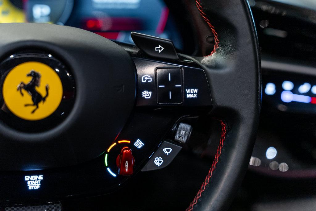 http://www.koenigseggchicago.com/galleria_images/209/209_p32_l.jpg