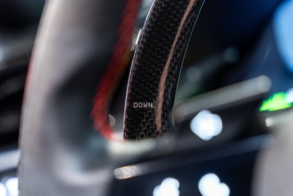 http://www.koenigseggchicago.com/galleria_images/209/209_p34_l.jpg