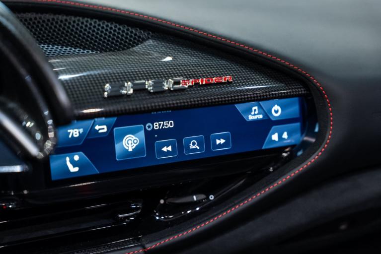 http://www.koenigseggchicago.com/galleria_images/209/209_p43_f.jpg