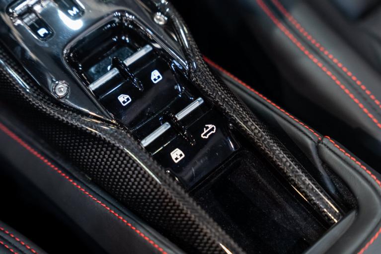 http://www.koenigseggchicago.com/galleria_images/209/209_p45_f.jpg