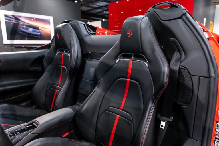 http://www.koenigseggchicago.com/galleria_images/209/209_p4_f.jpg