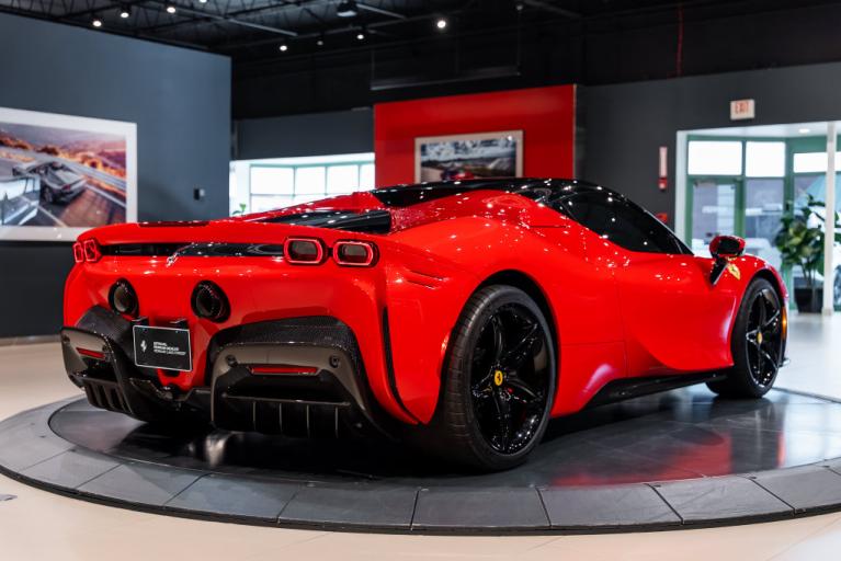 http://www.koenigseggchicago.com/galleria_images/209/209_p54_f.jpg