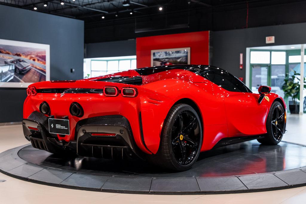http://www.koenigseggchicago.com/galleria_images/209/209_p54_l.jpg