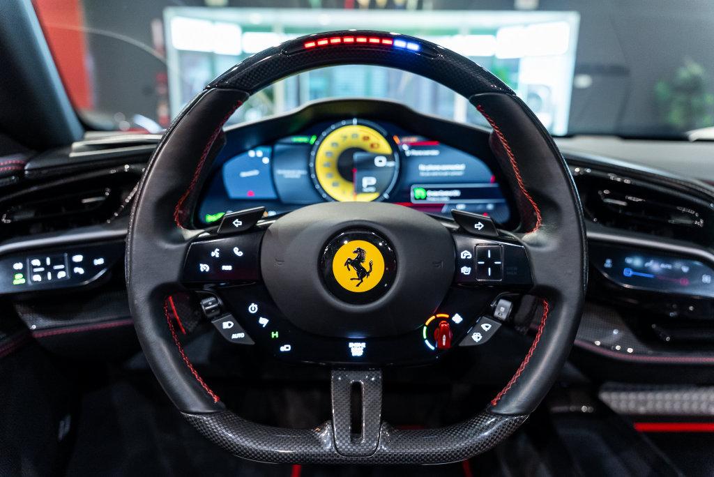 http://www.koenigseggchicago.com/galleria_images/209/209_p5_l.jpg