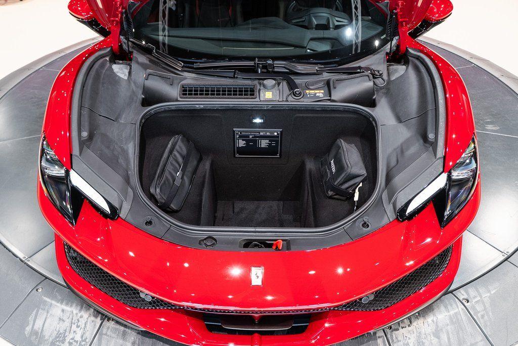http://www.koenigseggchicago.com/galleria_images/25/25_p18_l.jpg