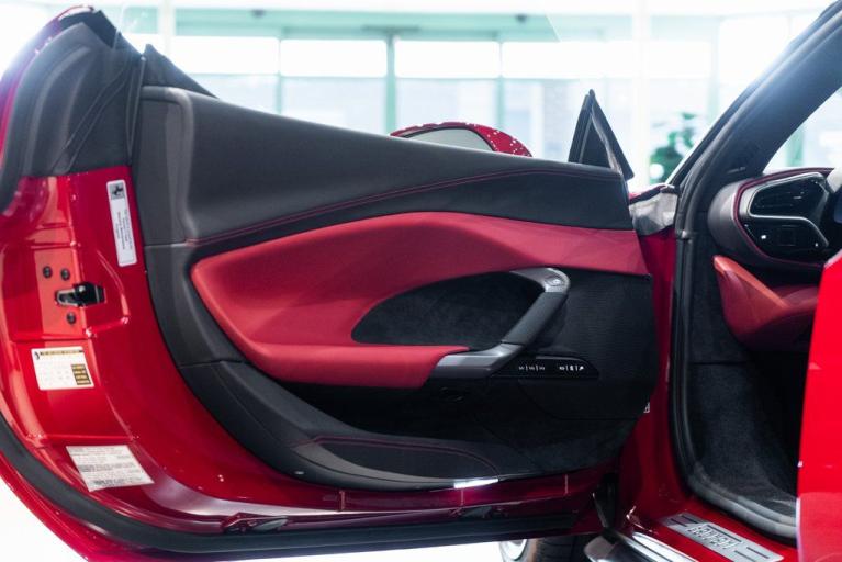 http://www.koenigseggchicago.com/galleria_images/25/25_p21_f.jpg