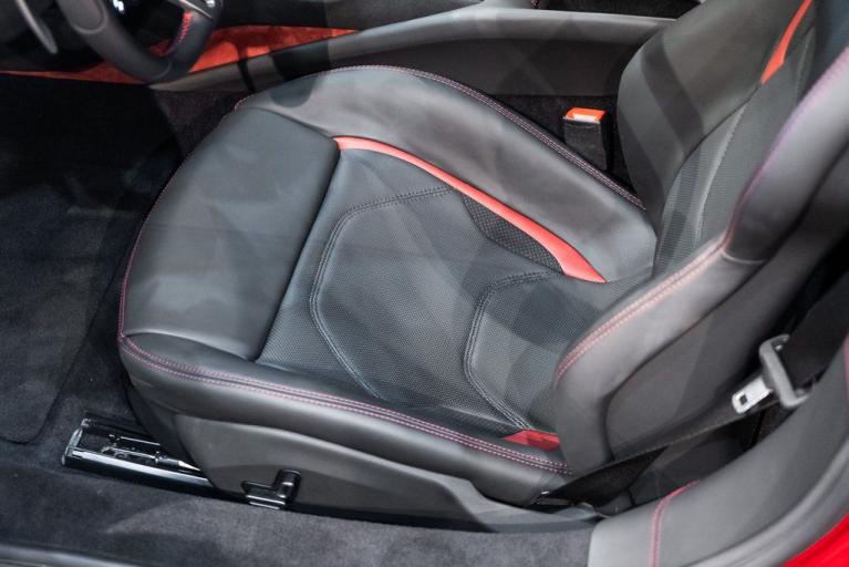 http://www.koenigseggchicago.com/galleria_images/25/25_p22_f.jpg