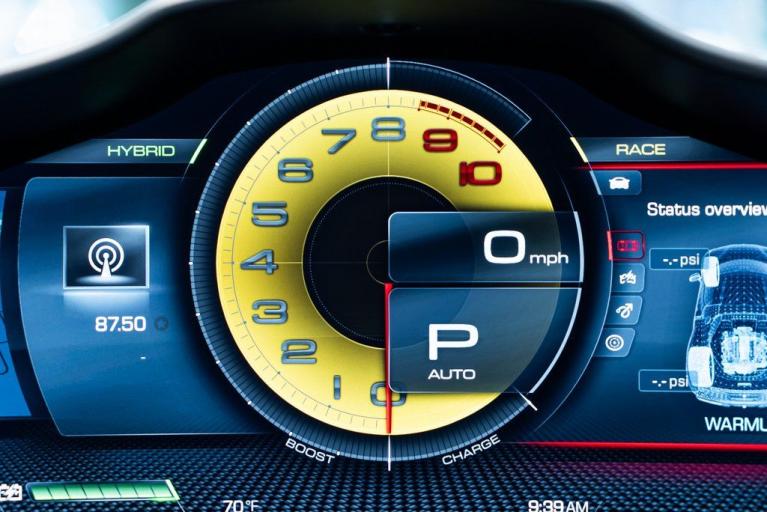 http://www.koenigseggchicago.com/galleria_images/25/25_p24_f.jpg