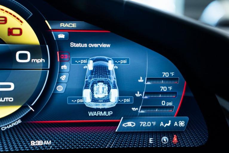 http://www.koenigseggchicago.com/galleria_images/25/25_p26_f.jpg