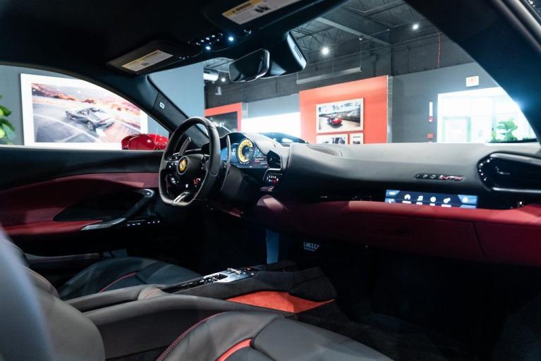http://www.koenigseggchicago.com/galleria_images/25/25_p32_f.jpg