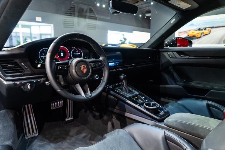 http://www.koenigseggchicago.com/galleria_images/3/3_p21_f.jpg