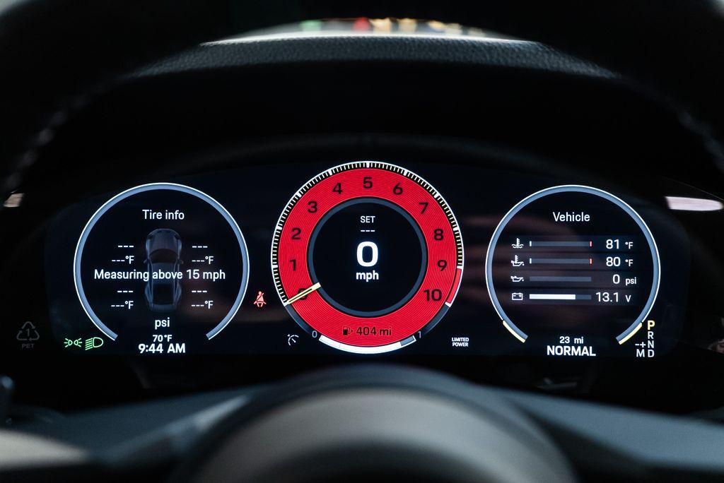 http://www.koenigseggchicago.com/galleria_images/3/3_p22_l.jpg