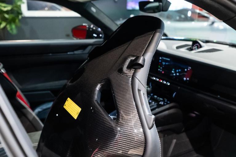 http://www.koenigseggchicago.com/galleria_images/3/3_p33_f.jpg