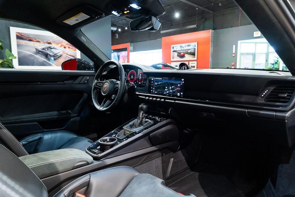 http://www.koenigseggchicago.com/galleria_images/3/3_p34_l.jpg