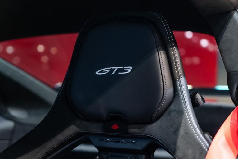 http://www.koenigseggchicago.com/galleria_images/3/3_p6_f.jpg