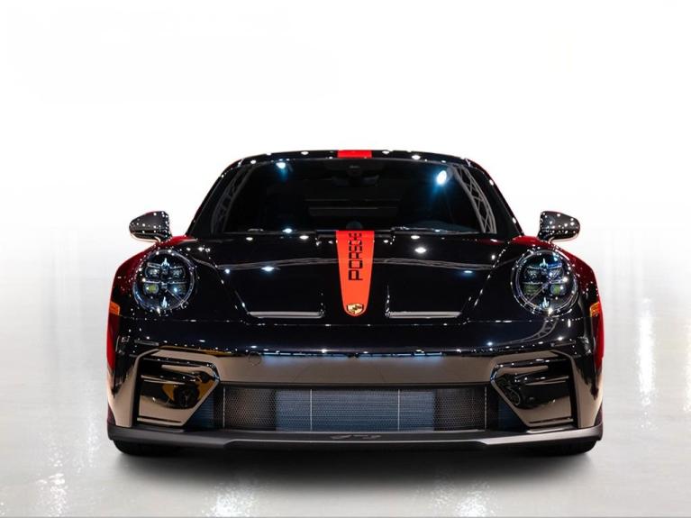 http://www.koenigseggchicago.com/galleria_images/3/3_p7_f.jpg