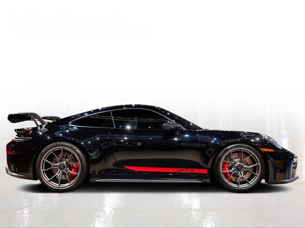 http://www.koenigseggchicago.com/galleria_images/3/3_p9_l.jpg