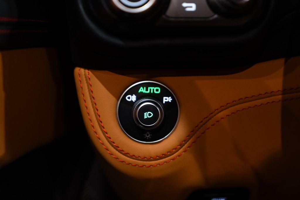 http://www.koenigseggchicago.com/galleria_images/30/30_p31_l.jpg