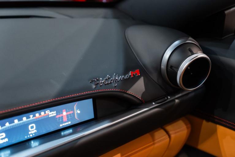 http://www.koenigseggchicago.com/galleria_images/30/30_p40_f.jpg