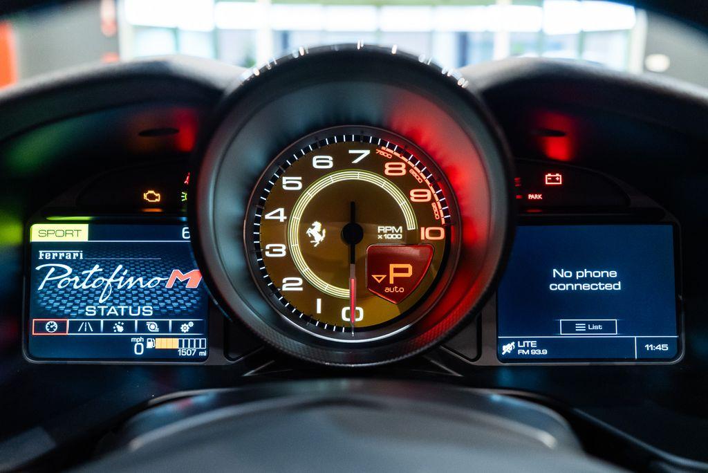 http://www.koenigseggchicago.com/galleria_images/30/30_p41_l.jpg