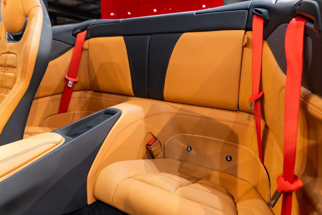 http://www.koenigseggchicago.com/galleria_images/30/30_p42_l.jpg