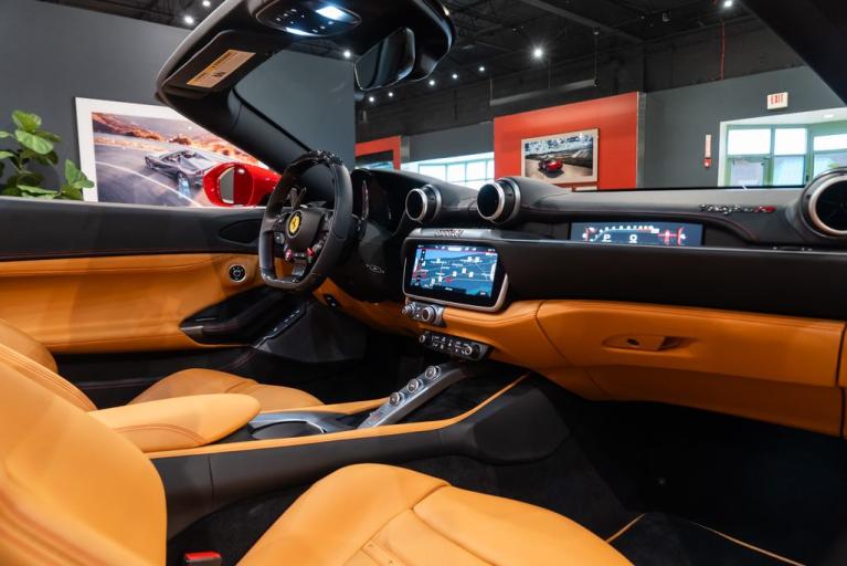 http://www.koenigseggchicago.com/galleria_images/30/30_p47_f.jpg