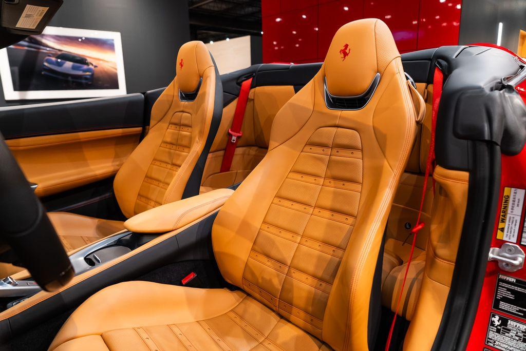 http://www.koenigseggchicago.com/galleria_images/30/30_p4_l.jpg