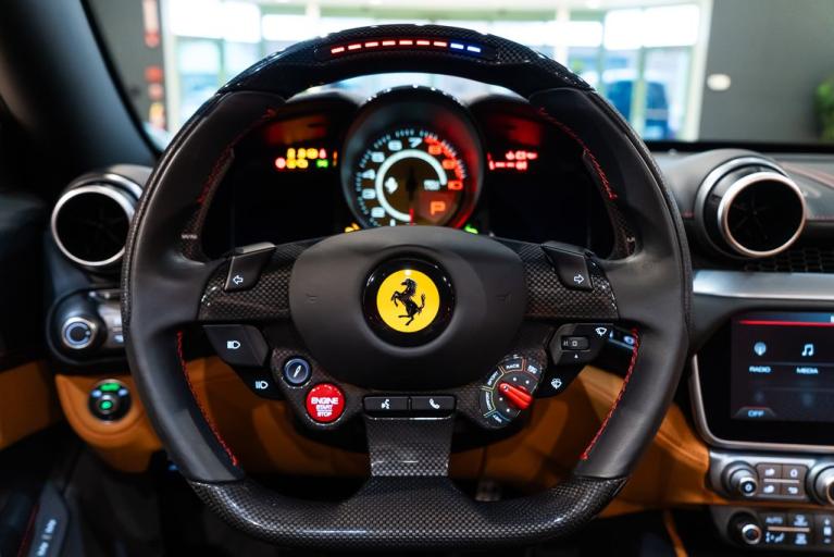 http://www.koenigseggchicago.com/galleria_images/30/30_p5_f.jpg