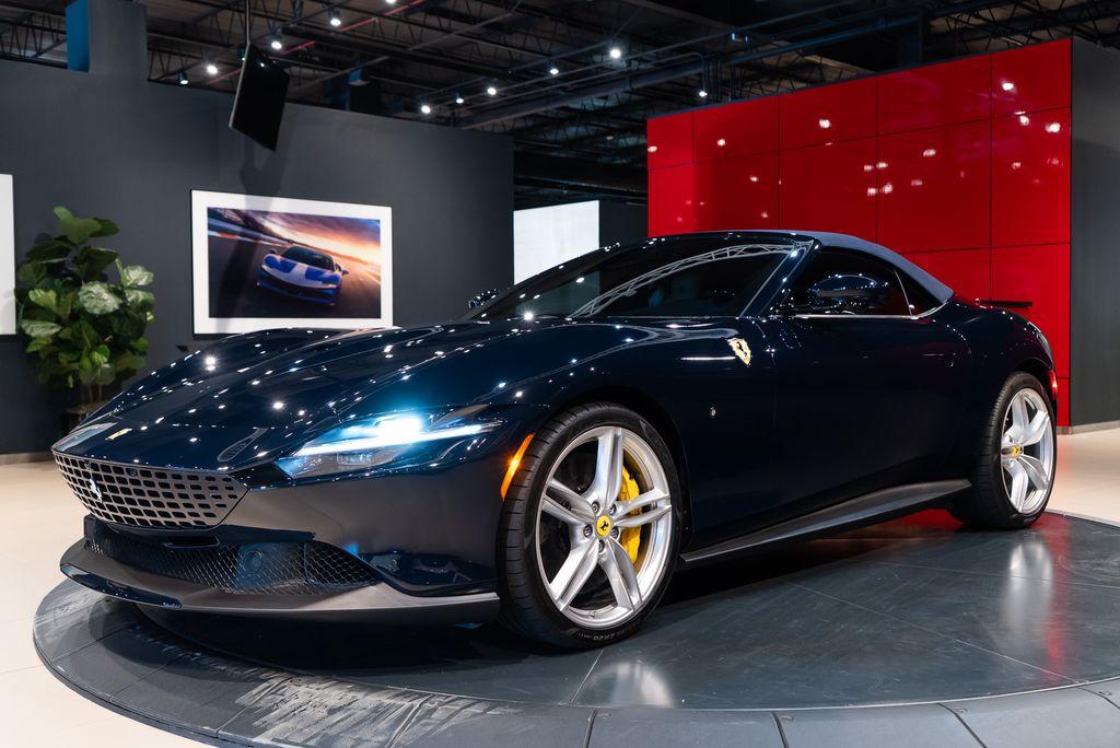 http://www.koenigseggchicago.com/galleria_images/32/32_p50_l.jpg