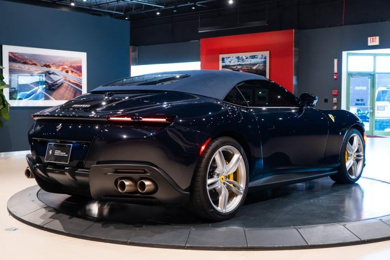 http://www.koenigseggchicago.com/galleria_images/32/32_p52_f.jpg