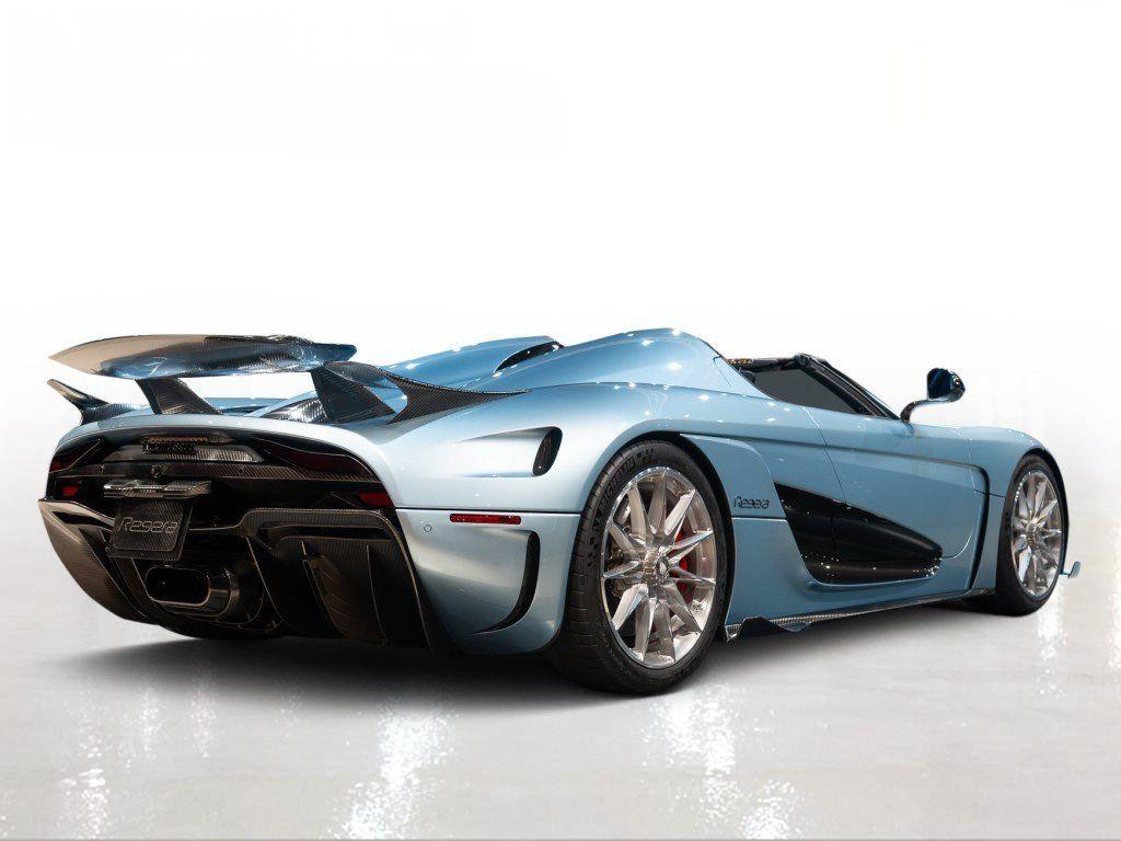 http://www.koenigseggchicago.com/galleria_images/44/44_p10_l.jpg