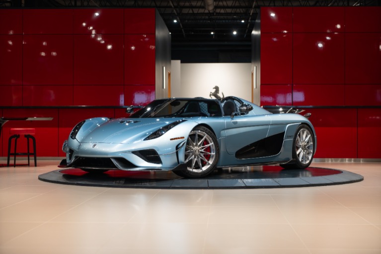 http://www.koenigseggchicago.com/galleria_images/6/6_main_f.jpg