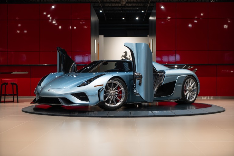 http://www.koenigseggchicago.com/galleria_images/6/6_p4_f.jpg