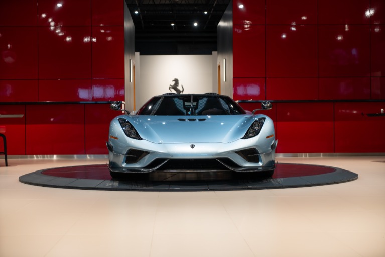 http://www.koenigseggchicago.com/galleria_images/6/6_p6_f.jpg