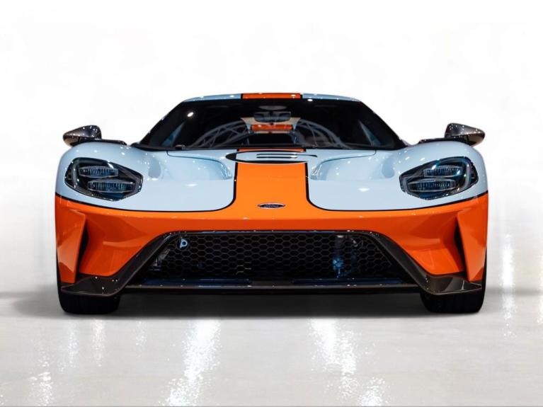 http://www.koenigseggchicago.com/galleria_images/67/67_p7_f.jpg