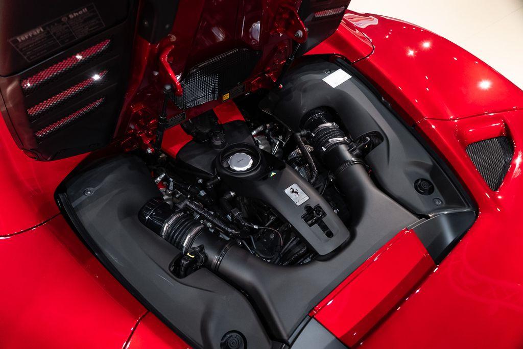 http://www.koenigseggchicago.com/galleria_images/68/68_p17_l.jpg