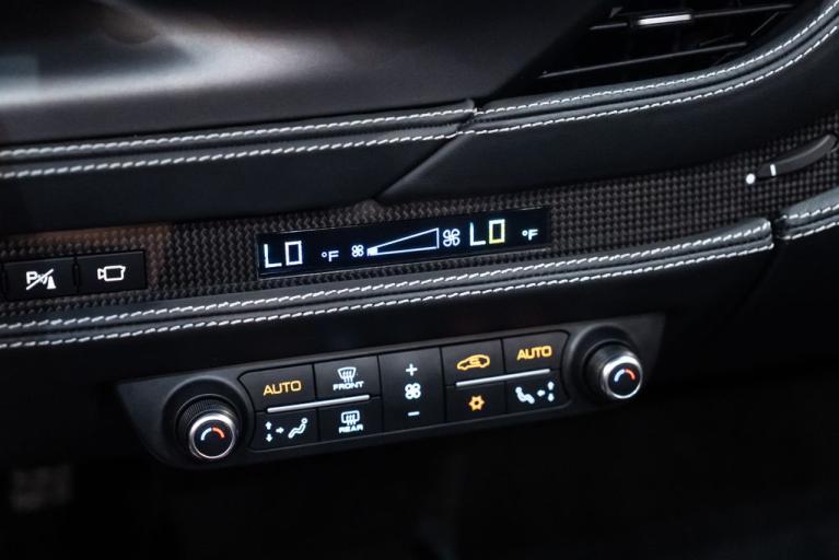 http://www.koenigseggchicago.com/galleria_images/68/68_p32_f.jpg