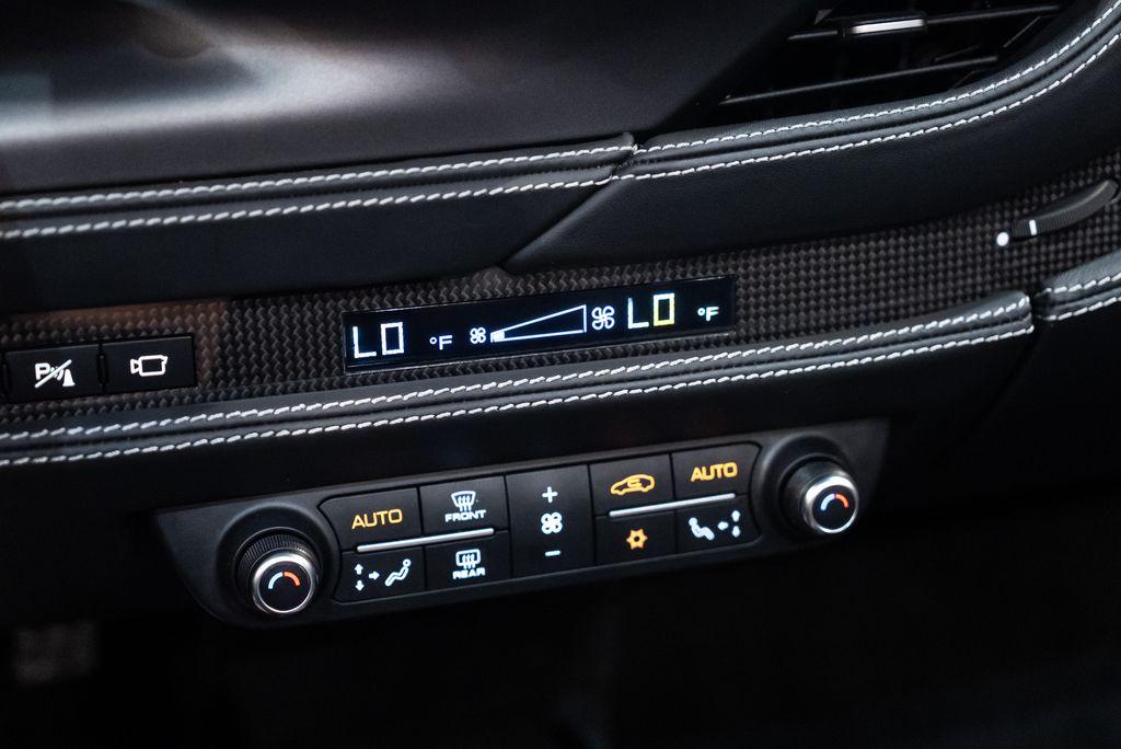 http://www.koenigseggchicago.com/galleria_images/68/68_p32_l.jpg