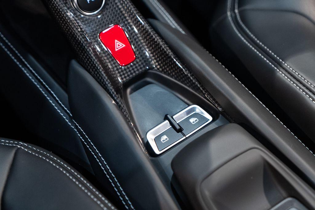 http://www.koenigseggchicago.com/galleria_images/68/68_p35_l.jpg