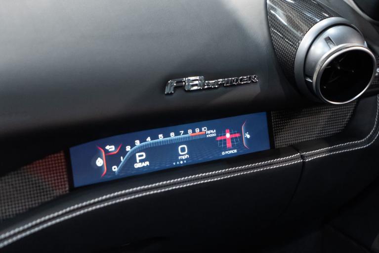 http://www.koenigseggchicago.com/galleria_images/68/68_p37_f.jpg