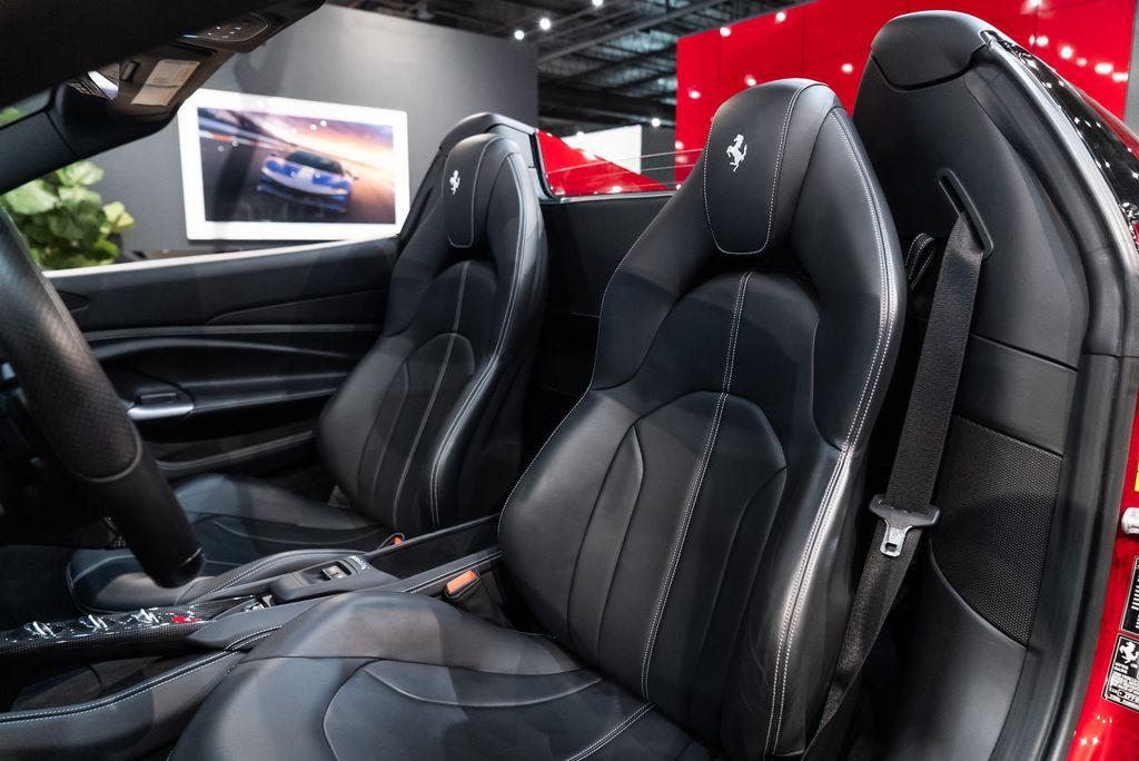 http://www.koenigseggchicago.com/galleria_images/68/68_p4_l.jpg