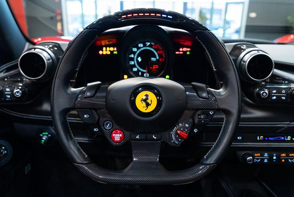http://www.koenigseggchicago.com/galleria_images/68/68_p5_l.jpg