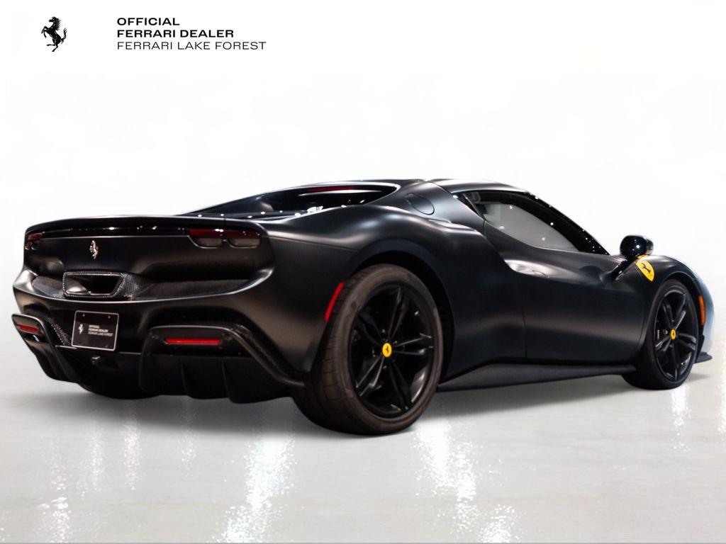 http://www.koenigseggchicago.com/galleria_images/71/71_p10_l.jpg